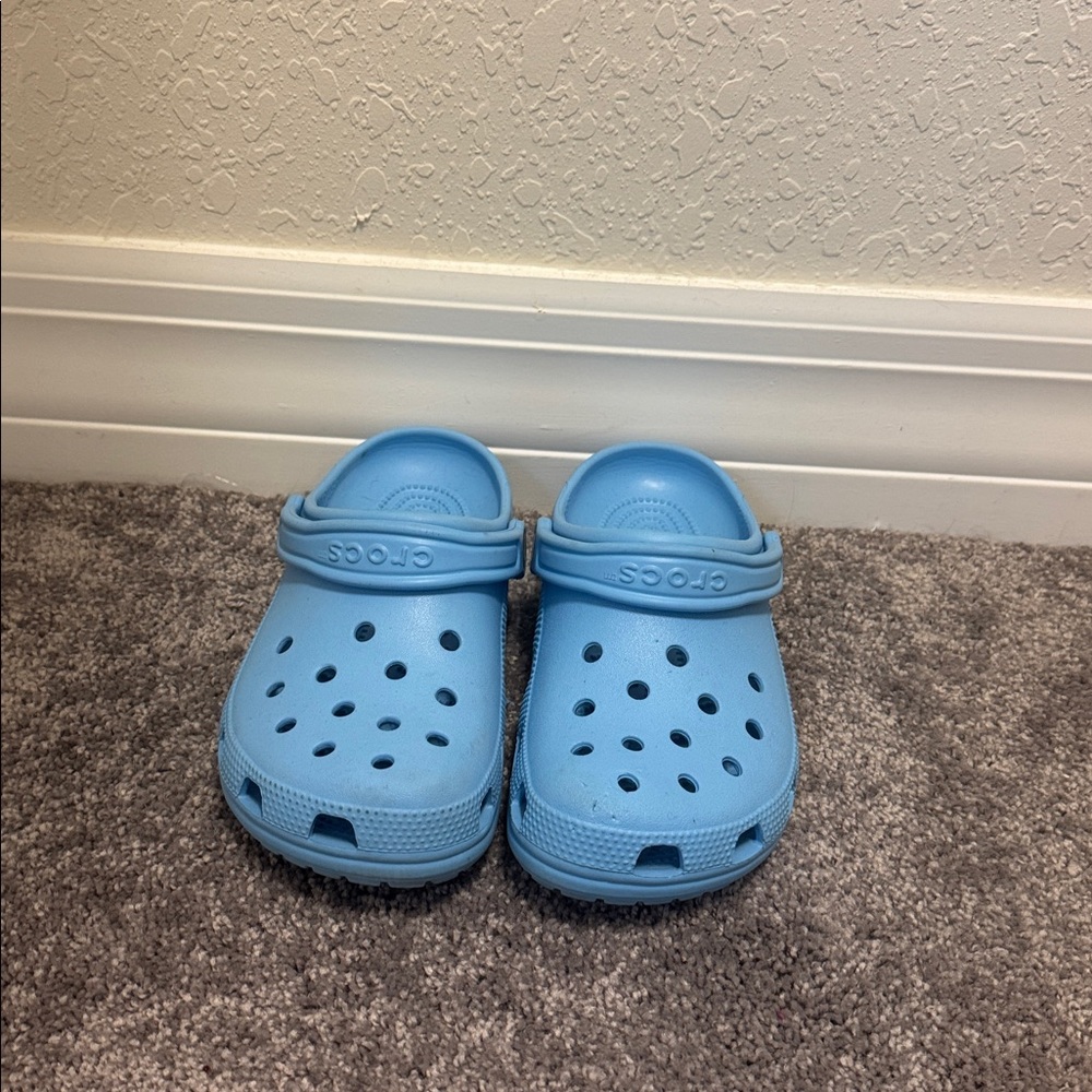 CROCS Classic Light Blue Clogs
